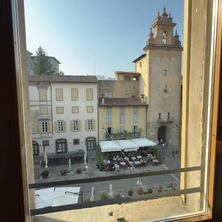 Tra Le Torri Vendégház Bergamo