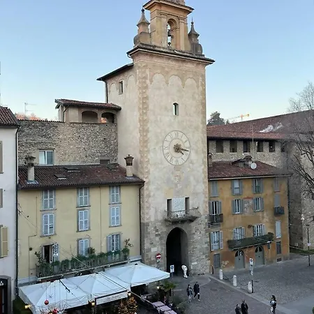 Tra Le Torri Vendégház Bergamo