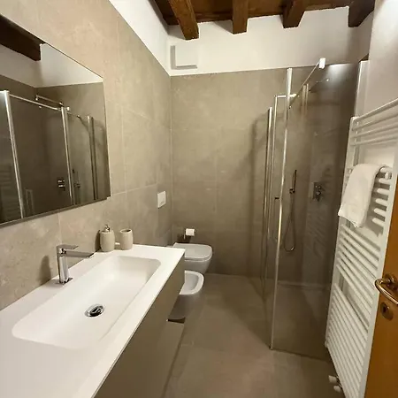 Tra Le Torri Vendégház Bergamo